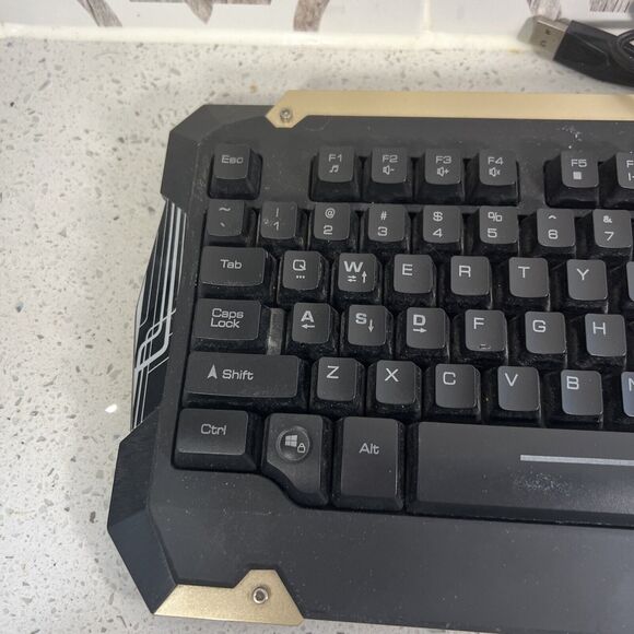Tt Esports Keyboard Model KB-CMC-PLBL Gold And Black Missing Foot - Picture 2 of 7